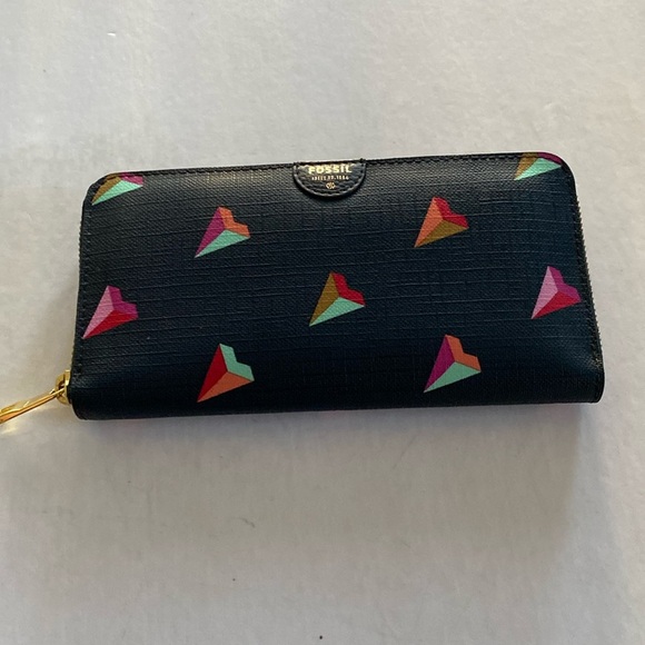 FOSSIL Vday Zip Clutch Hearst Zip Around Black Wallet. NWT - Picture 1 of 9
